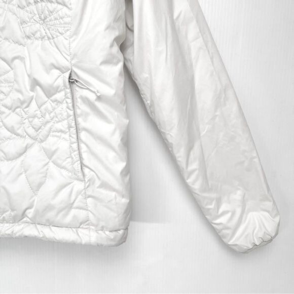 The North Face | White Quilted Puffer Jacket Small - Picture 2 of 8